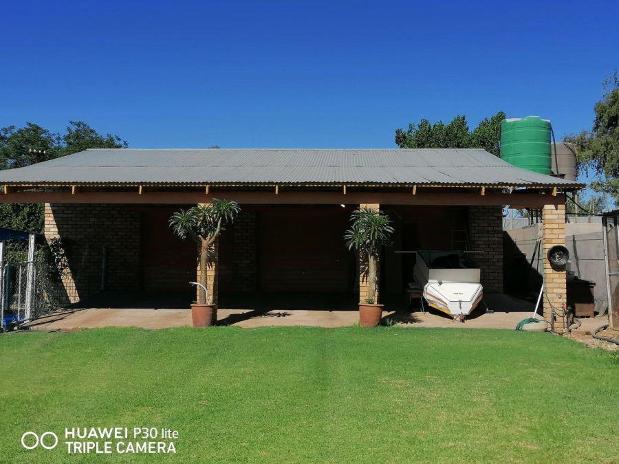 5 Bedroom Property for Sale in Olyfvenhoudtsdrift Northern Cape